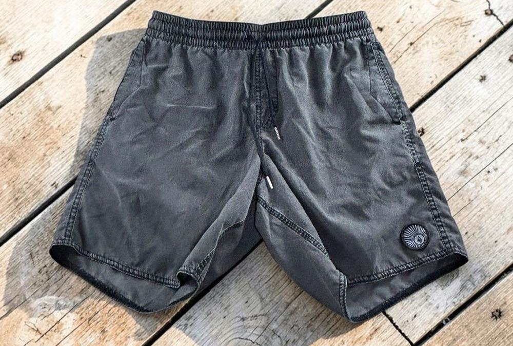 Men's Volcom Center Trunk 17" Black Swim Board Shorts Sz M Swimwear Drawstring
